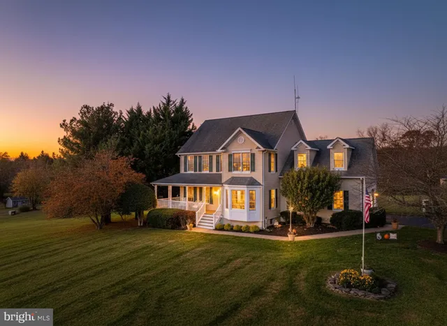 $999,000 | 39854 Canterfield Court, Lovettsville, VA 20180