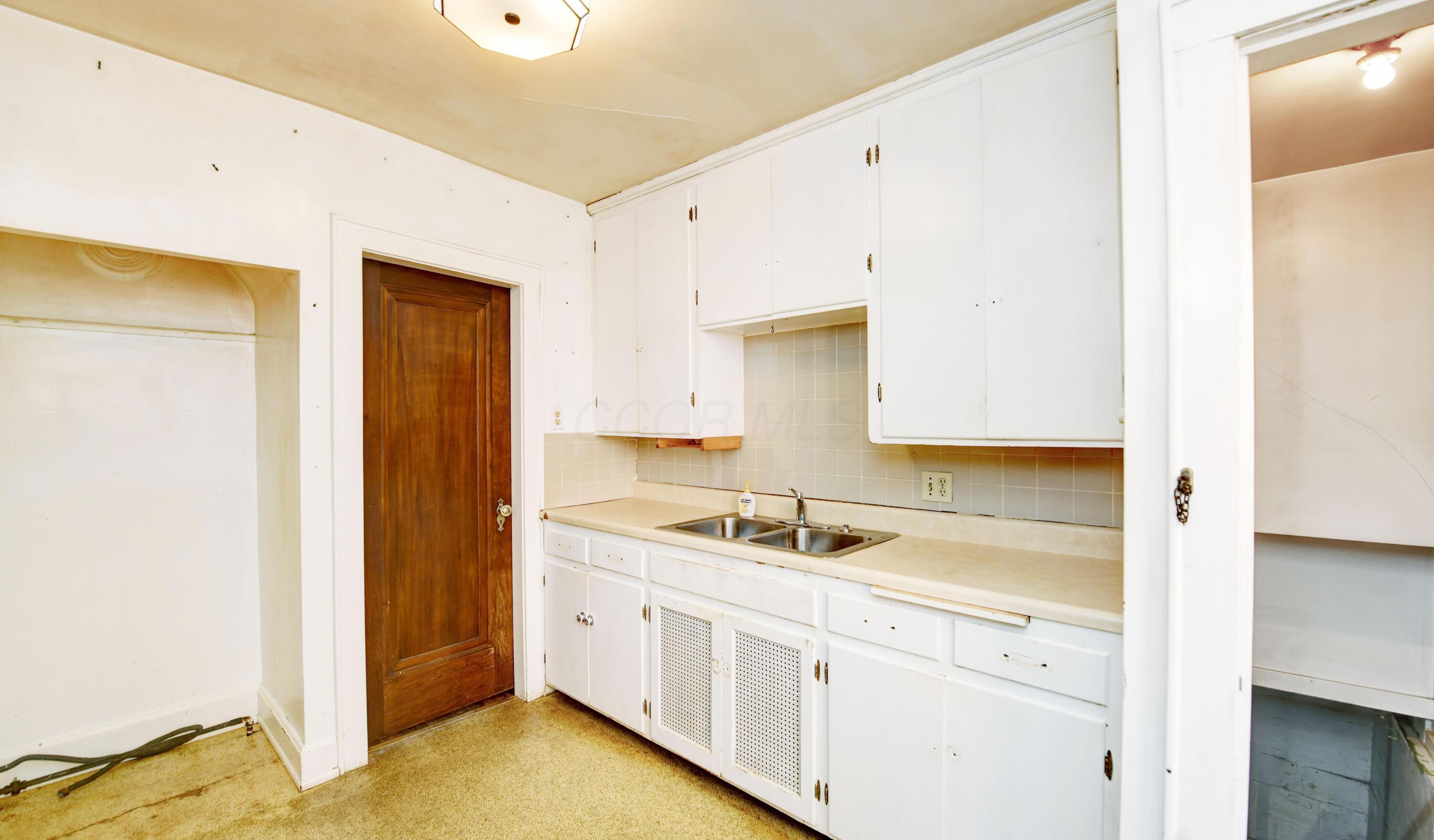 486 East Tulane Road Columbus, OH 43202 - Photo 15 of 32 Kitchen (4)