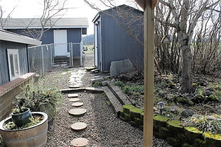 7461 Blackwell Road Central Point, OR 97502 - Photo 5 of 33 Additional Photo