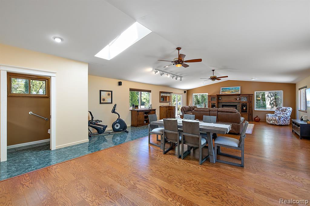 4390 Rohr Road Lake Orion, MI 48359 - Photo 18 of 64