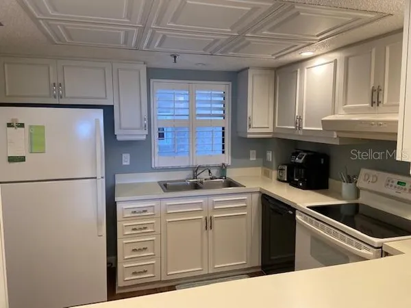 $5,700 | 1001 Benjamin Franklin Drive, Unit 507, Sarasota, FL 34236