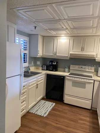 $5,700 | 1001 Benjamin Franklin Drive, Unit 507, Sarasota, FL 34236