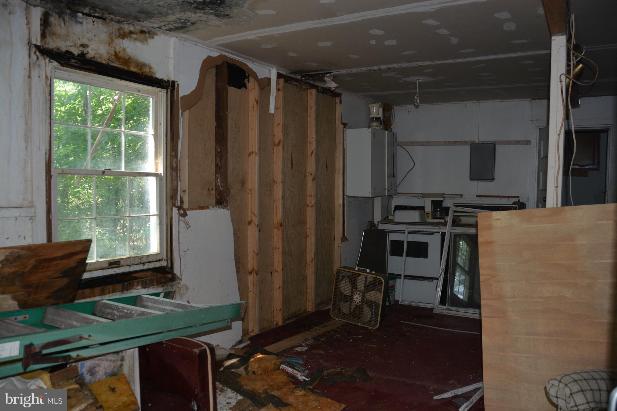 596 Back Creek Road Gore, VA 22637 - Photo 8 of 17 a workspace with furniture and window