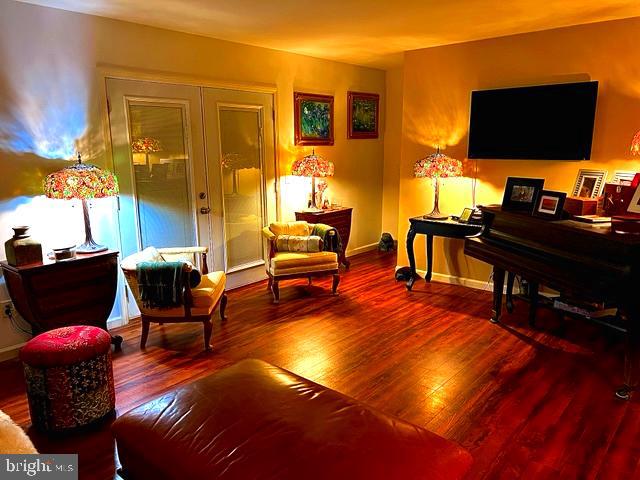 26 Killmon Road Basye, VA 22810 - Photo 5 of 40 Living Room