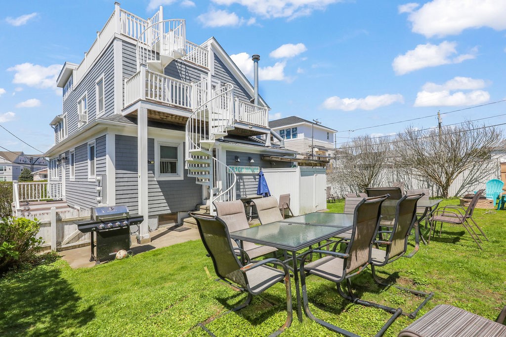 45 Crescent Road Middletown, RI 02842 - Photo 37 of 49
