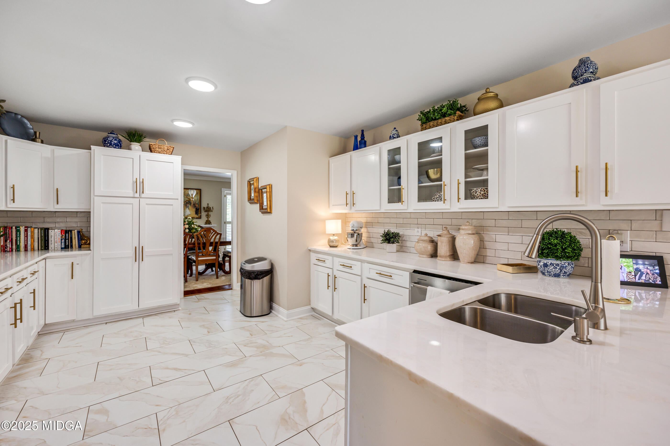 1021 Bass Road Macon, GA 31210 - Photo 7 of 55 06-W7A1422