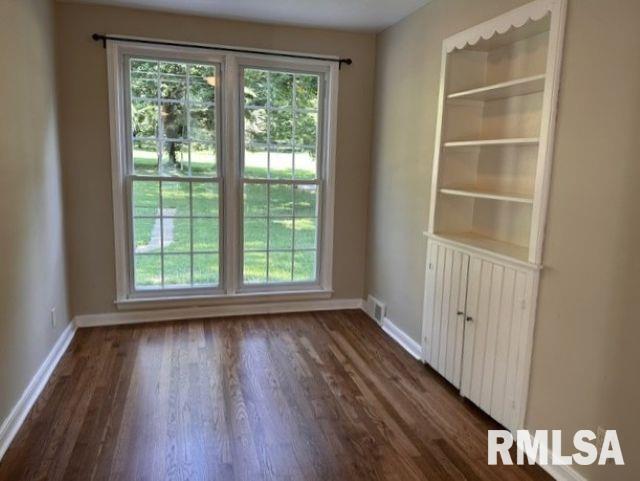 1210 Edgehill Road Jacksonville, IL 62650 - Photo 10 of 36 Gallery Image 10