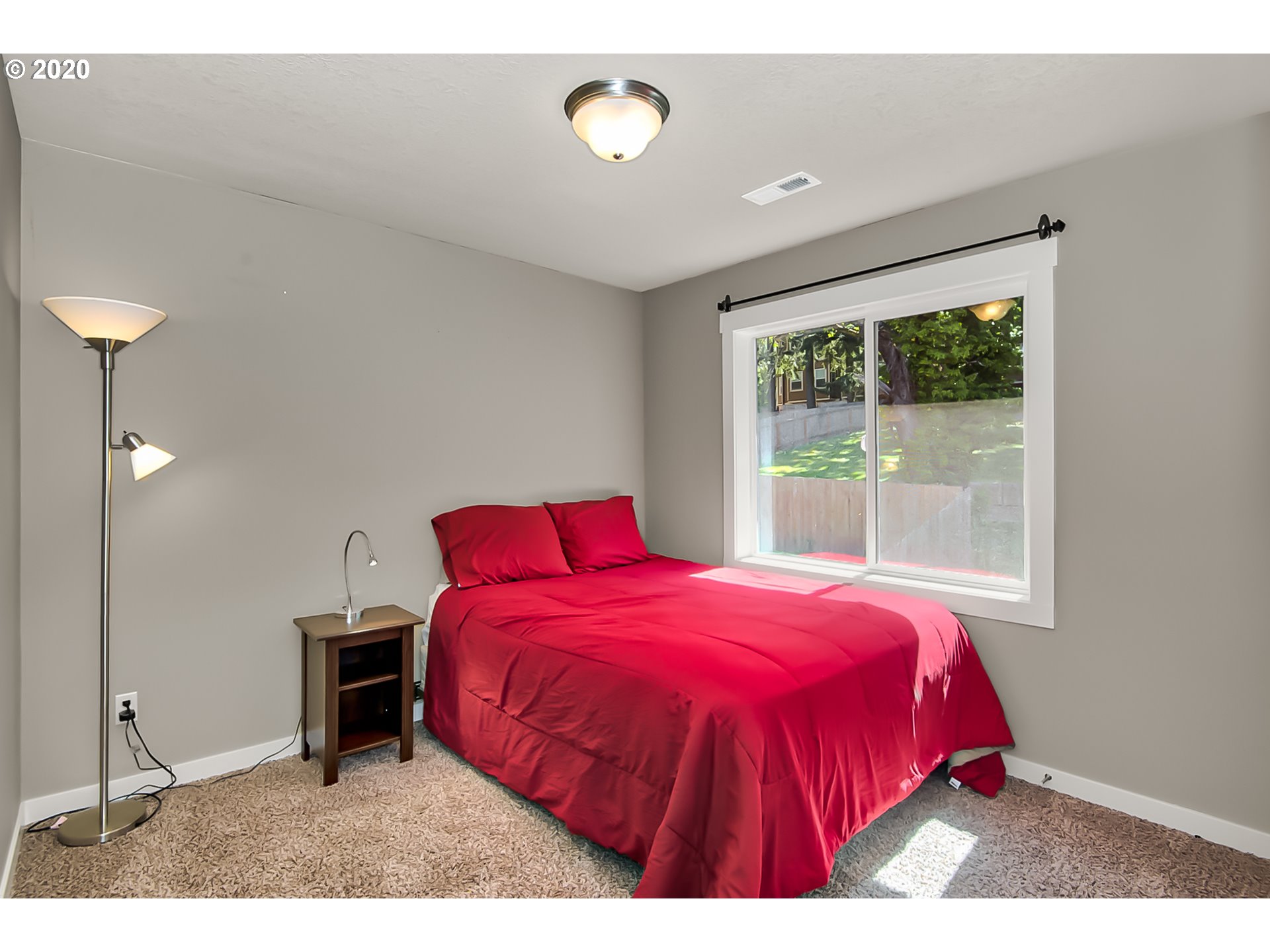 4404 Southeast View Acres Road Milwaukie, OR 97267 - Photo 9 of 17 Gallery Image 9