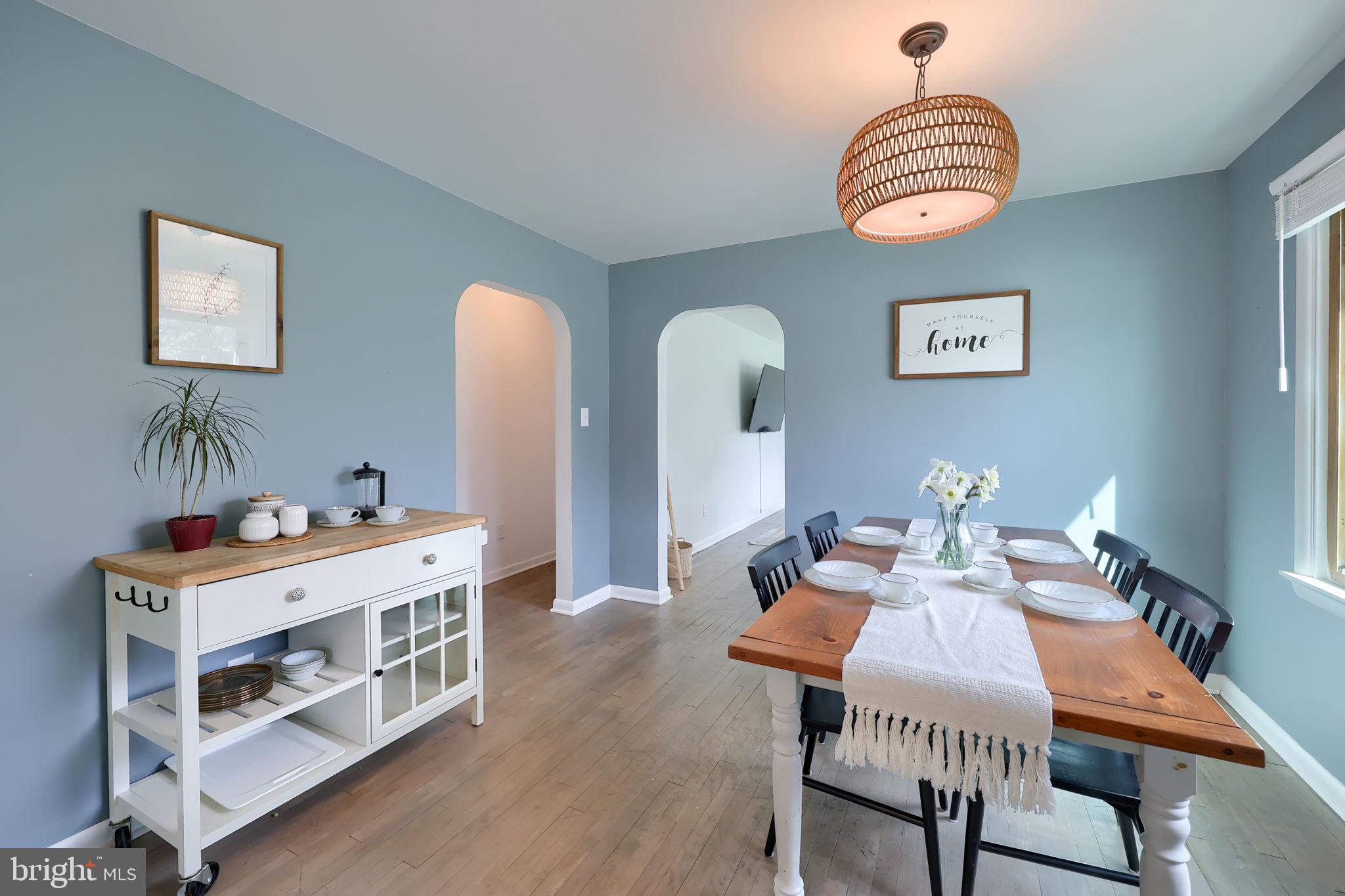 314 Dahlia Road Lancaster, PA 17602 - Photo 11 of 28 a dining room with wooden floor and breakfast area
