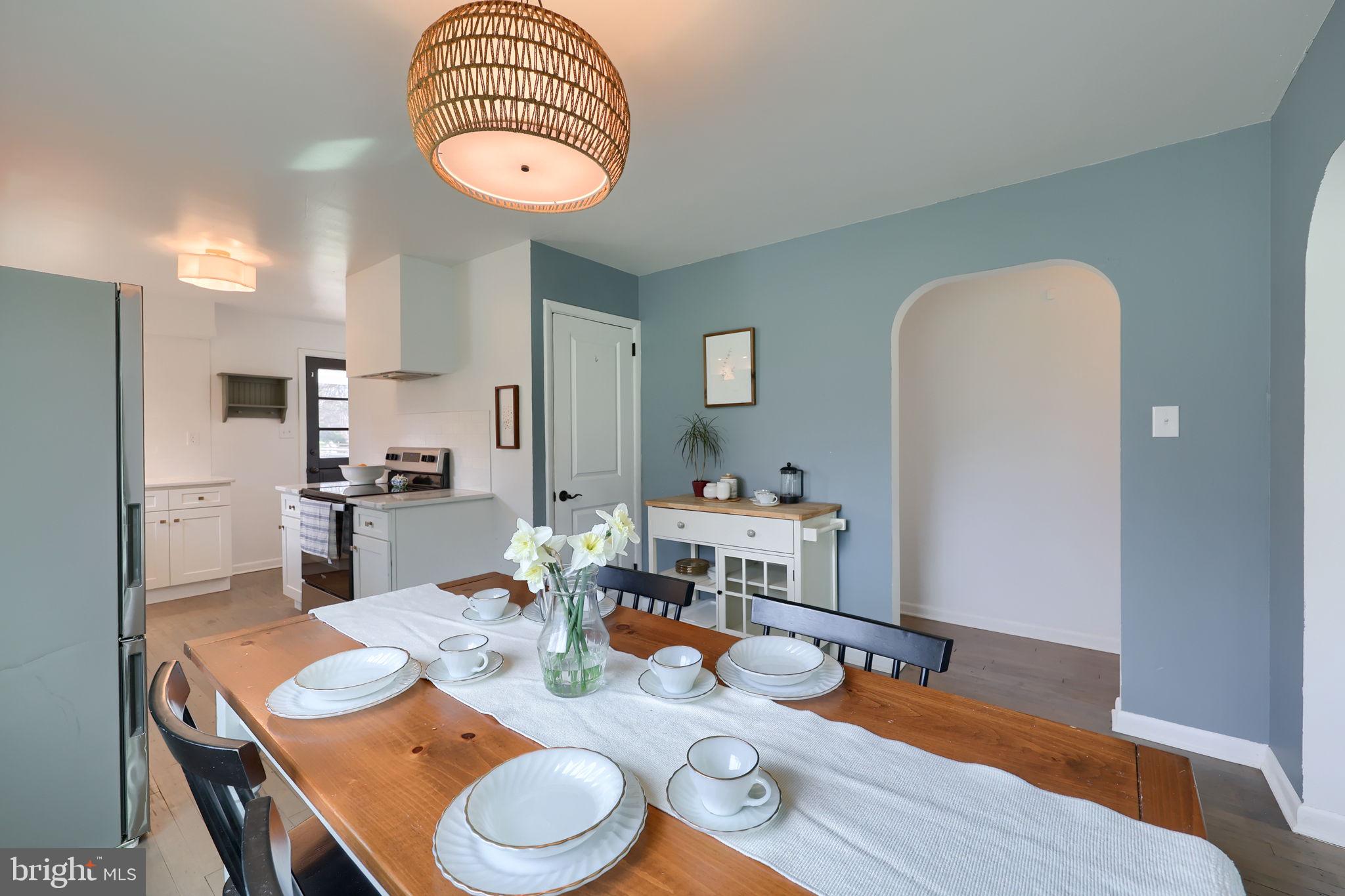 314 Dahlia Road Lancaster, PA 17602 - Photo 13 of 28 a dining room with furniture and wooden floor