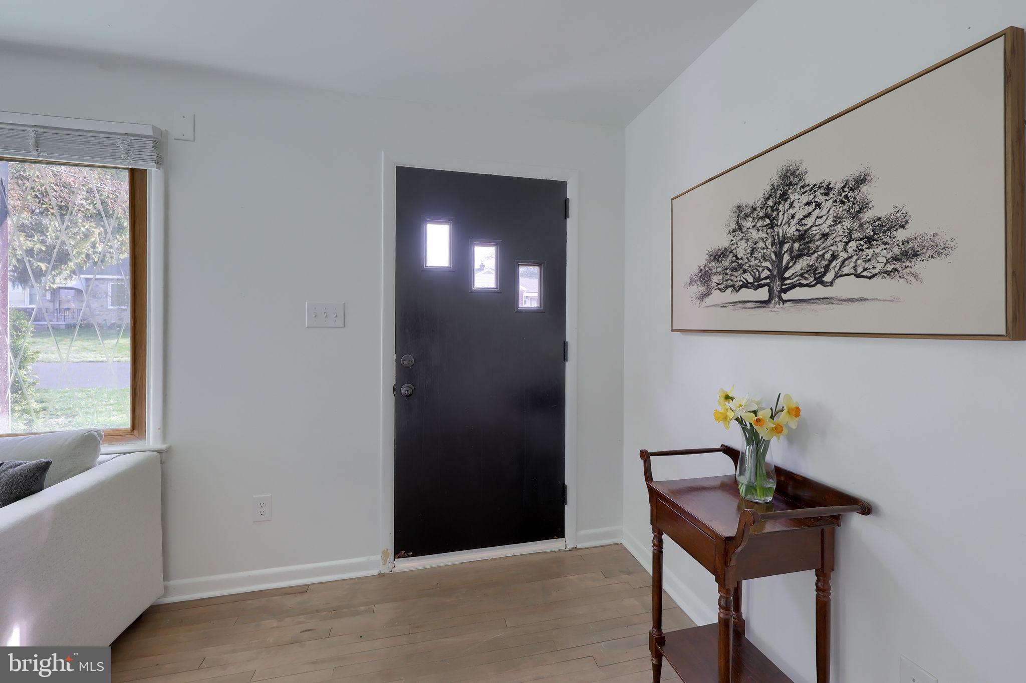 314 Dahlia Road Lancaster, PA 17602 - Photo 16 of 28 a view of a workspace room with painting and a potted plant