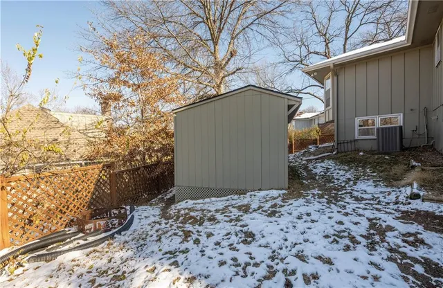 $365,000 | 10024 West 70th Terrace, Merriam, KS 66203