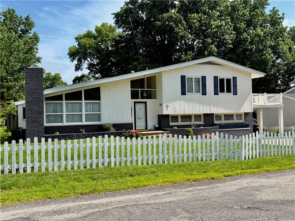 $244,900 | 1000 Lynn Drive, Effingham, IL 62401