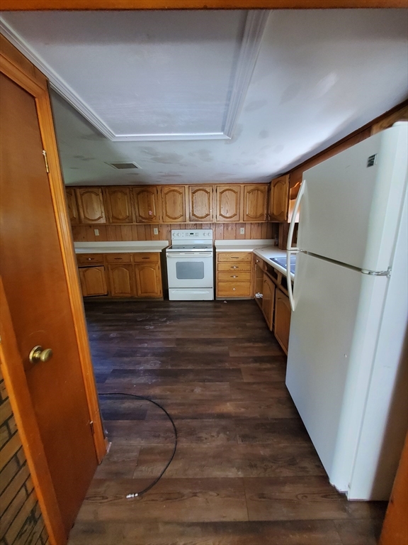 76 Aspen Street Ware, MA 01082 - Photo 2 of 13