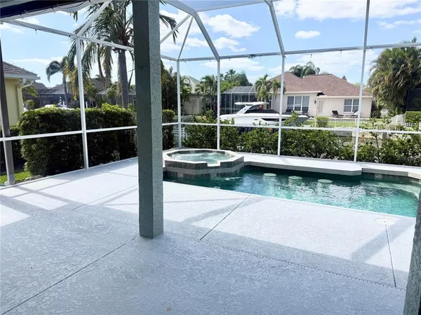 $2,995 | 4747 Compass Drive, Bradenton, FL 34208