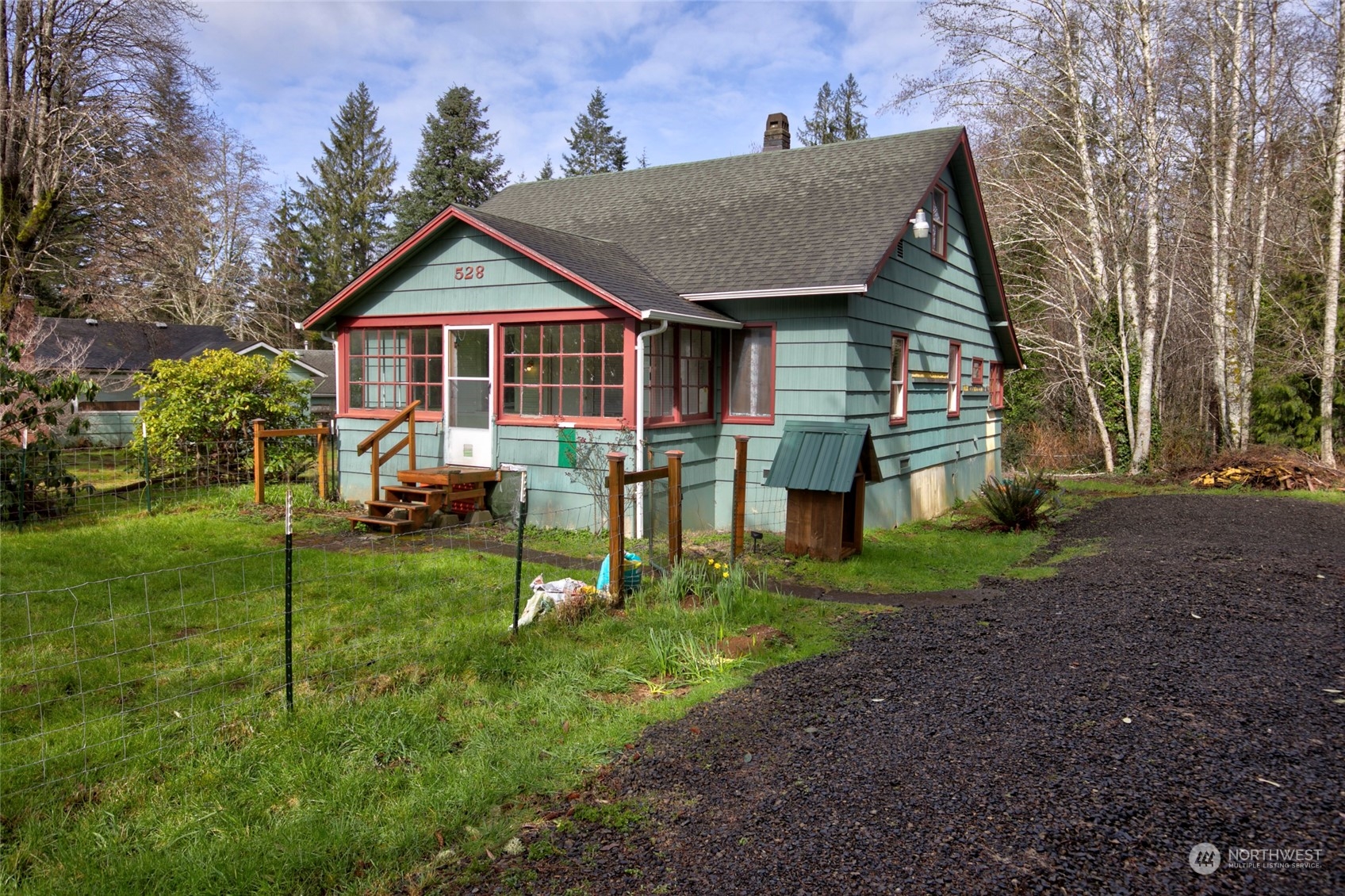 528 Ocean Beach Road Hoquiam, WA 98550 - Photo 2 of 36 Gallery Image 2