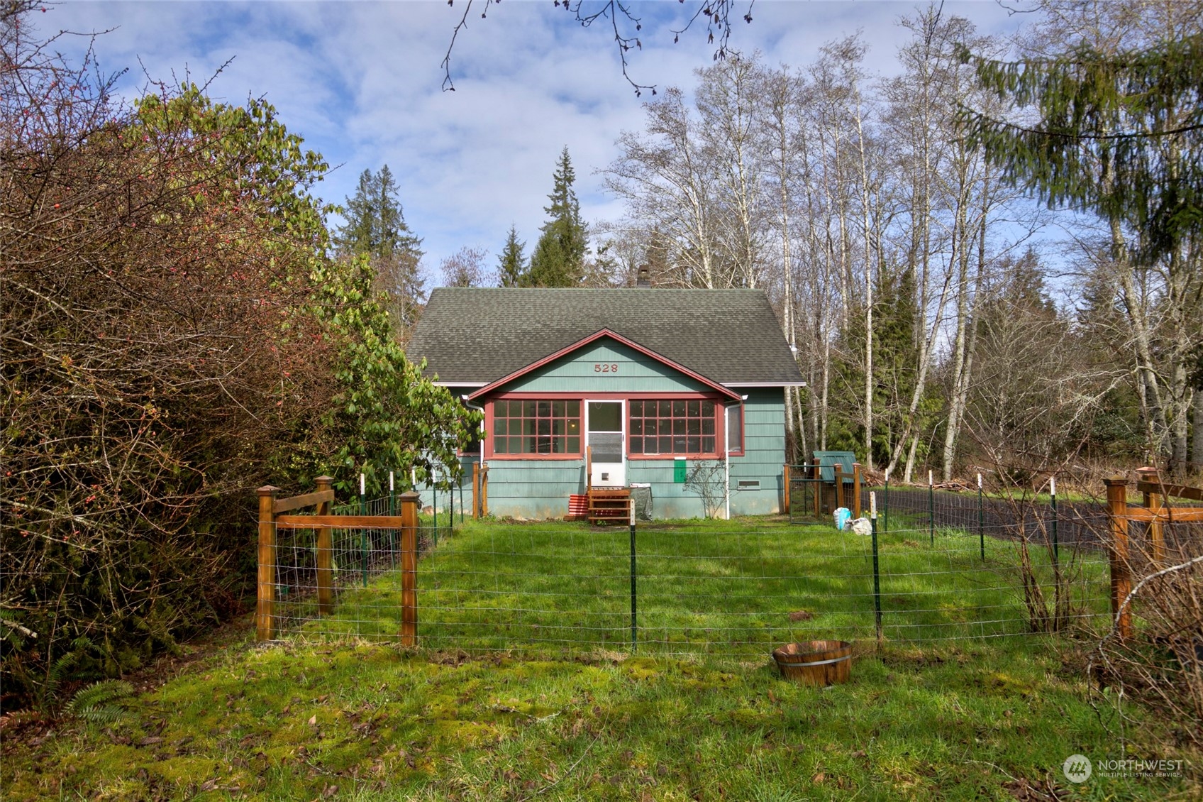 528 Ocean Beach Road Hoquiam, WA 98550 - Photo 3 of 36 Gallery Image 3