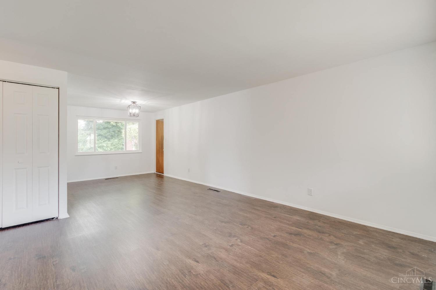 12146 Benadir Road Springdale, OH 45246 - Photo 6 of 32 Gallery Image 6