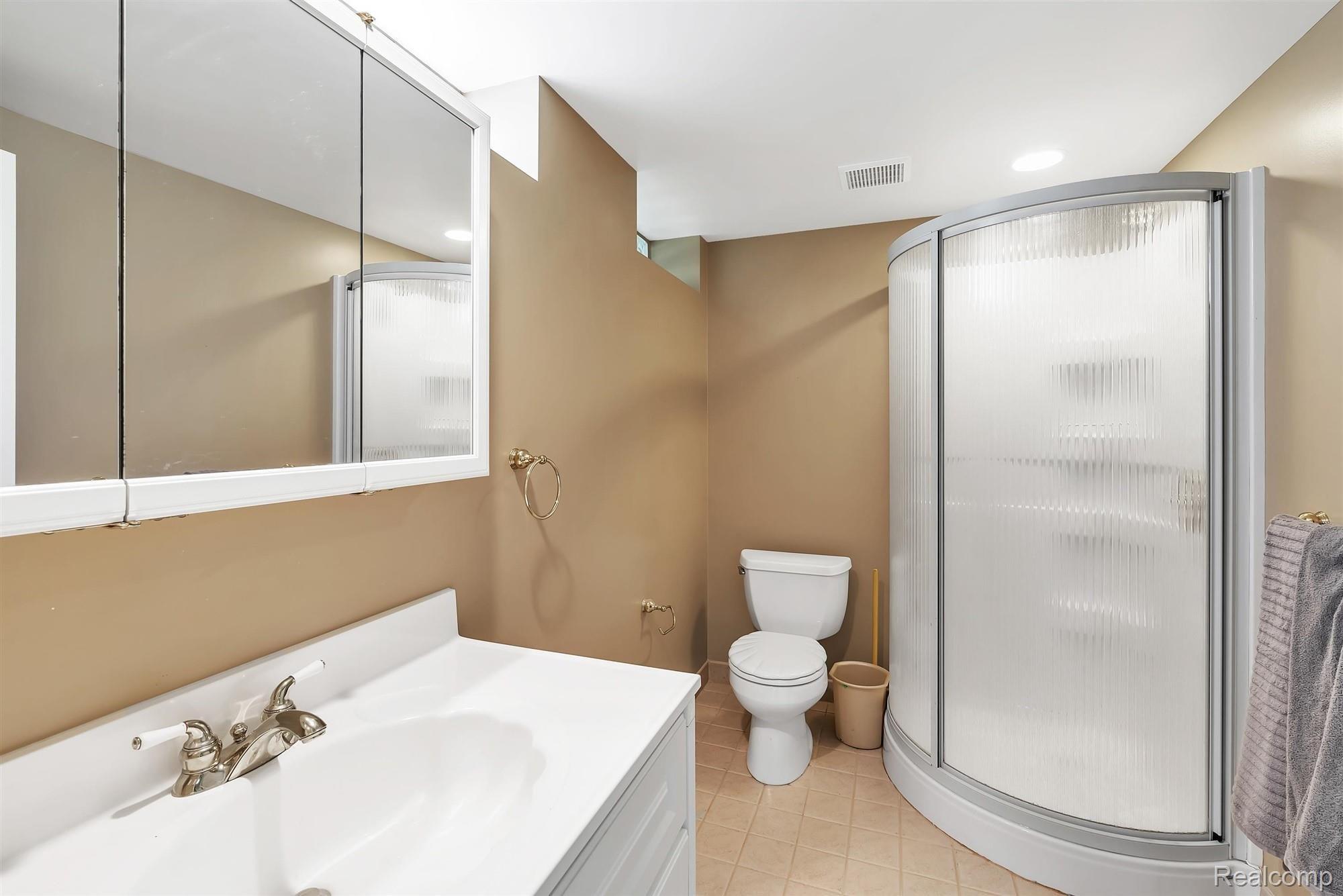 25735 Rutledge Crossing Farmington, MI 48335 - Photo 42 of 53 43-25735 Rutledge-WindowStill-Real-.jpg