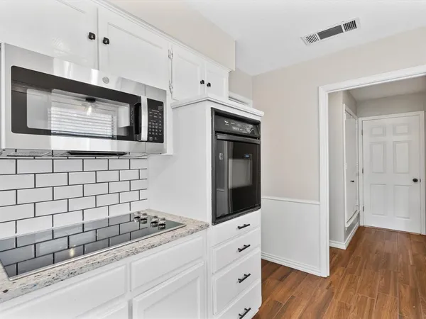 $2,400 | 5402 Rimrock Court, Arlington, TX 76017