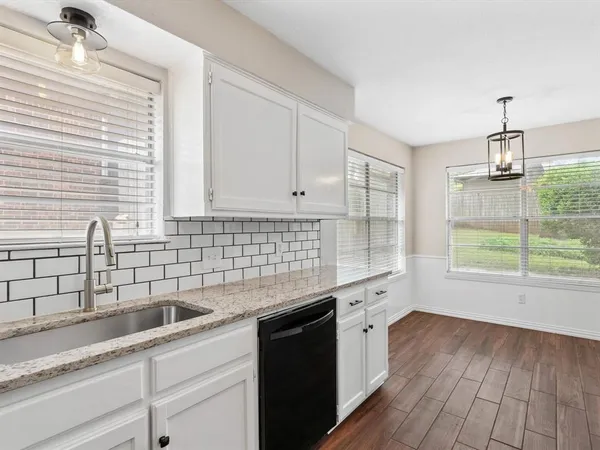 $2,400 | 5402 Rimrock Court, Arlington, TX 76017