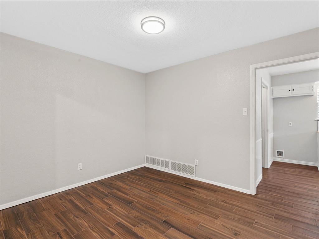 5402 Rimrock Court Arlington, TX 76017 - Photo 4 of 30