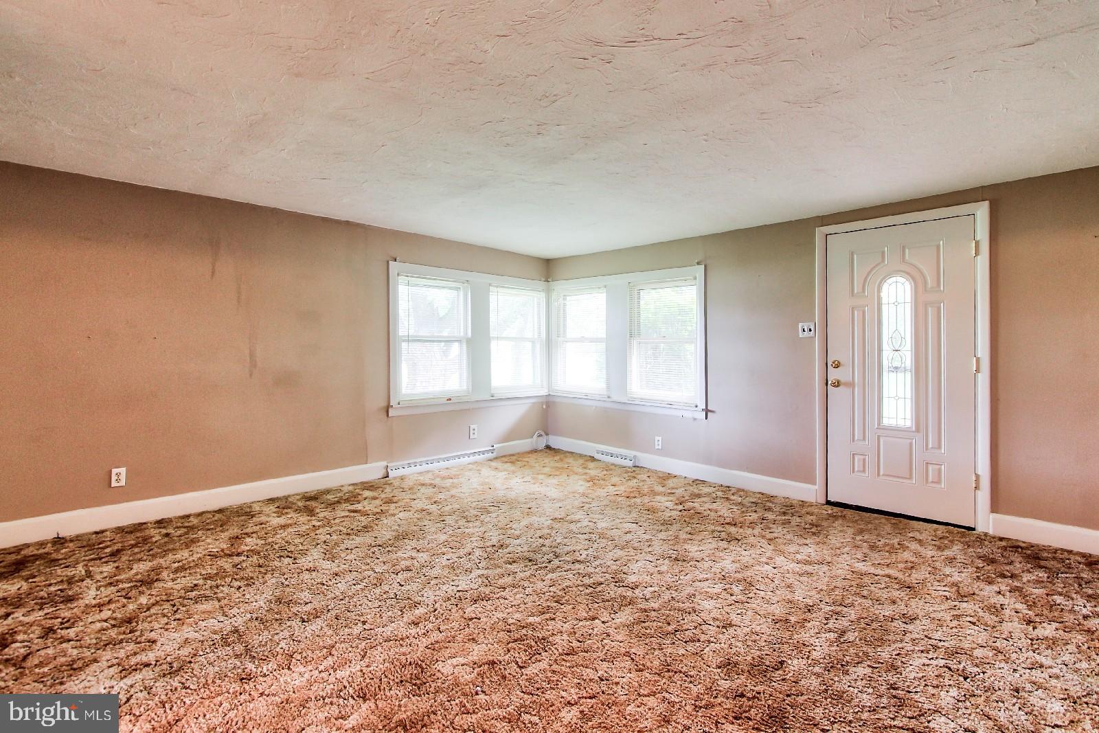 815 Greenbriar Road York, PA 17404 - Photo 3 of 26 Gallery Image 3