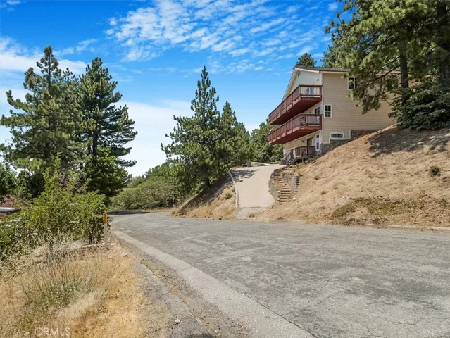 $530,000 | 30134 Enchanted Way, Running Springs, CA 92382