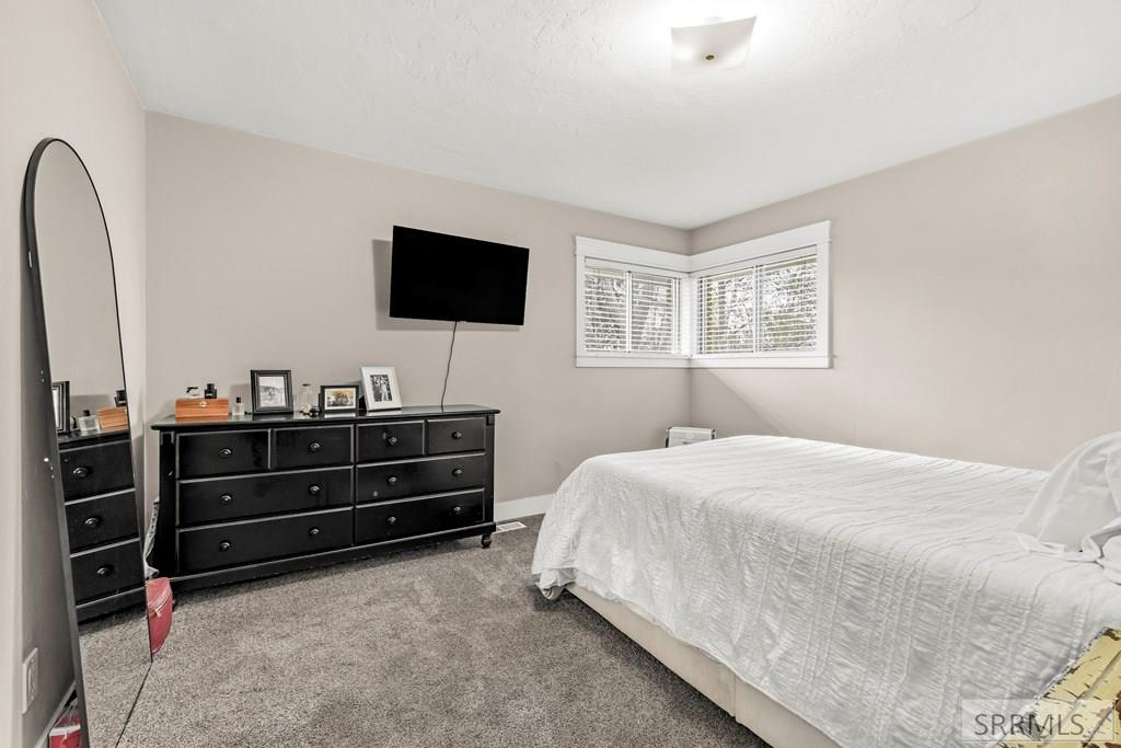 806 650 East Basalt, ID 83218 - Photo 12 of 42