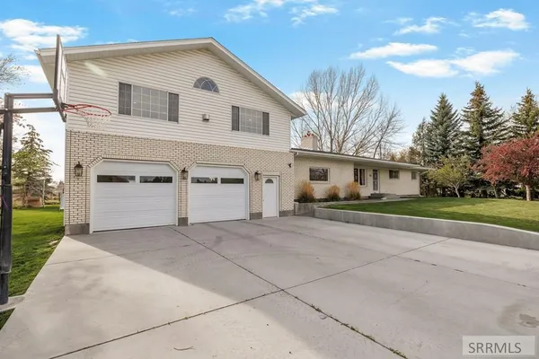 $575,000 | 806 650 East, Basalt, ID 83218