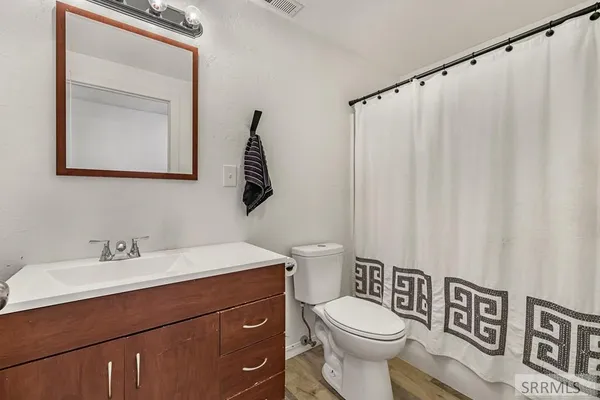 $575,000 | 806 650 East, Basalt, ID 83218