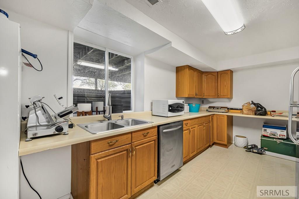 806 650 East Basalt, ID 83218 - Photo 31 of 42