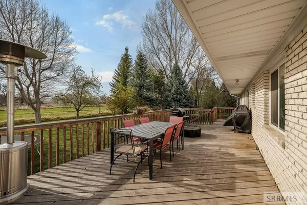 $575,000 | 806 650 East, Basalt, ID 83218