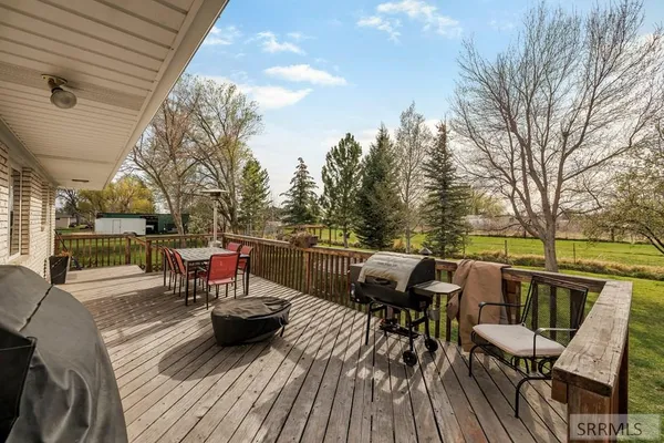 $575,000 | 806 650 East, Basalt, ID 83218