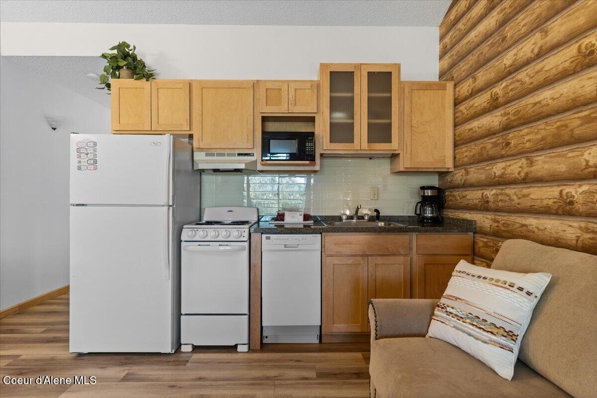 112 Holiday Loop, Unit 833 Blanchard, ID 83804 - Photo 4 of 79 34-IMG_9934