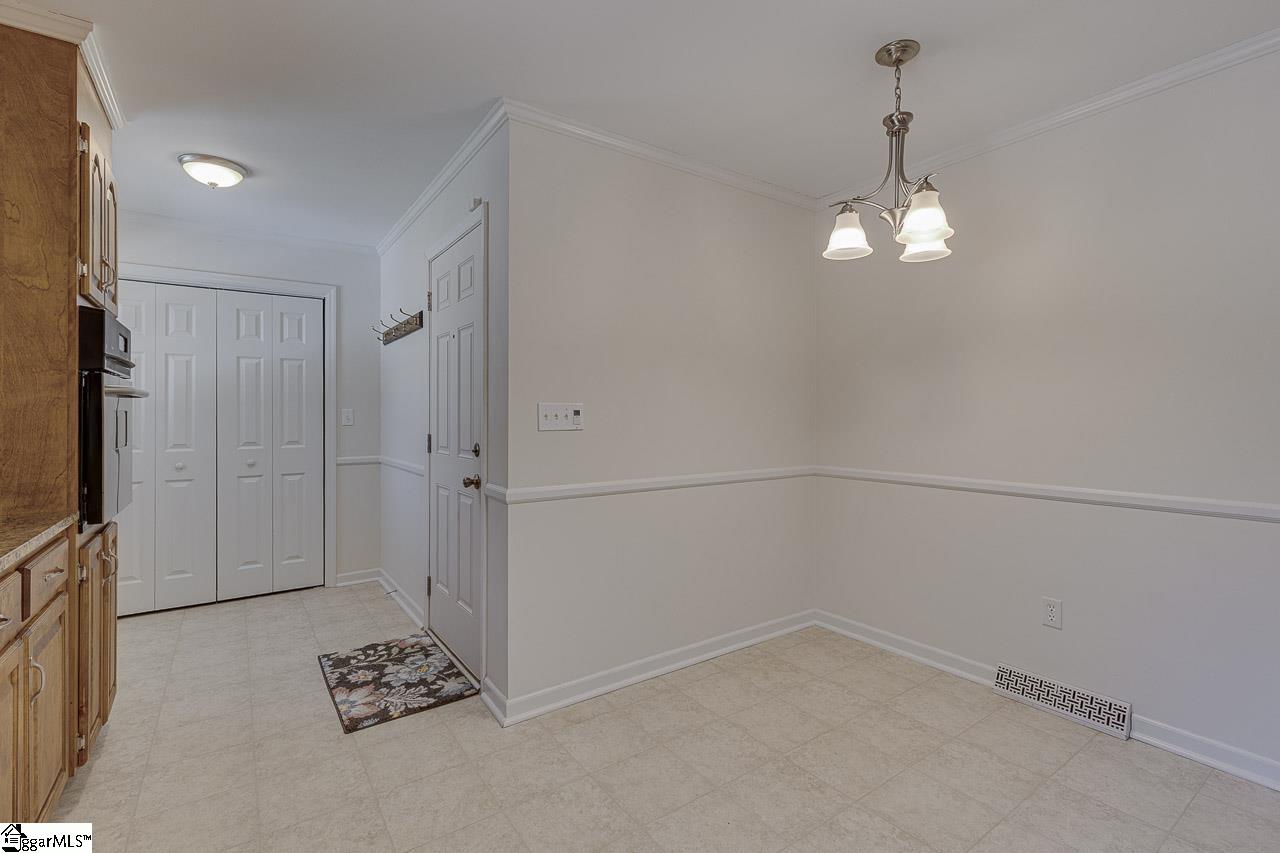 404 Holly Road Taylors, SC 29687 - Photo 14 of 44 Gallery Image 14