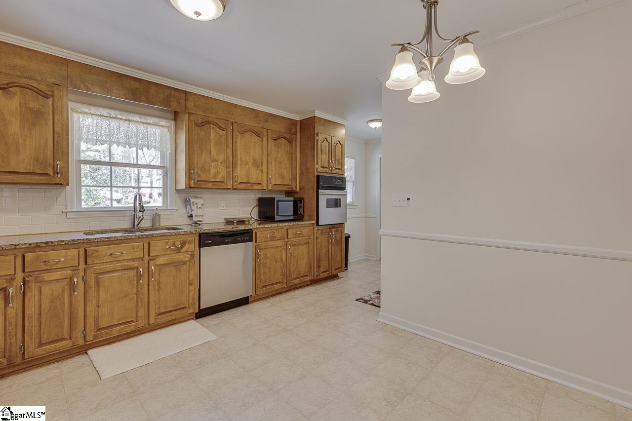 404 Holly Road Taylors, SC 29687 - Photo 15 of 44 Gallery Image 15