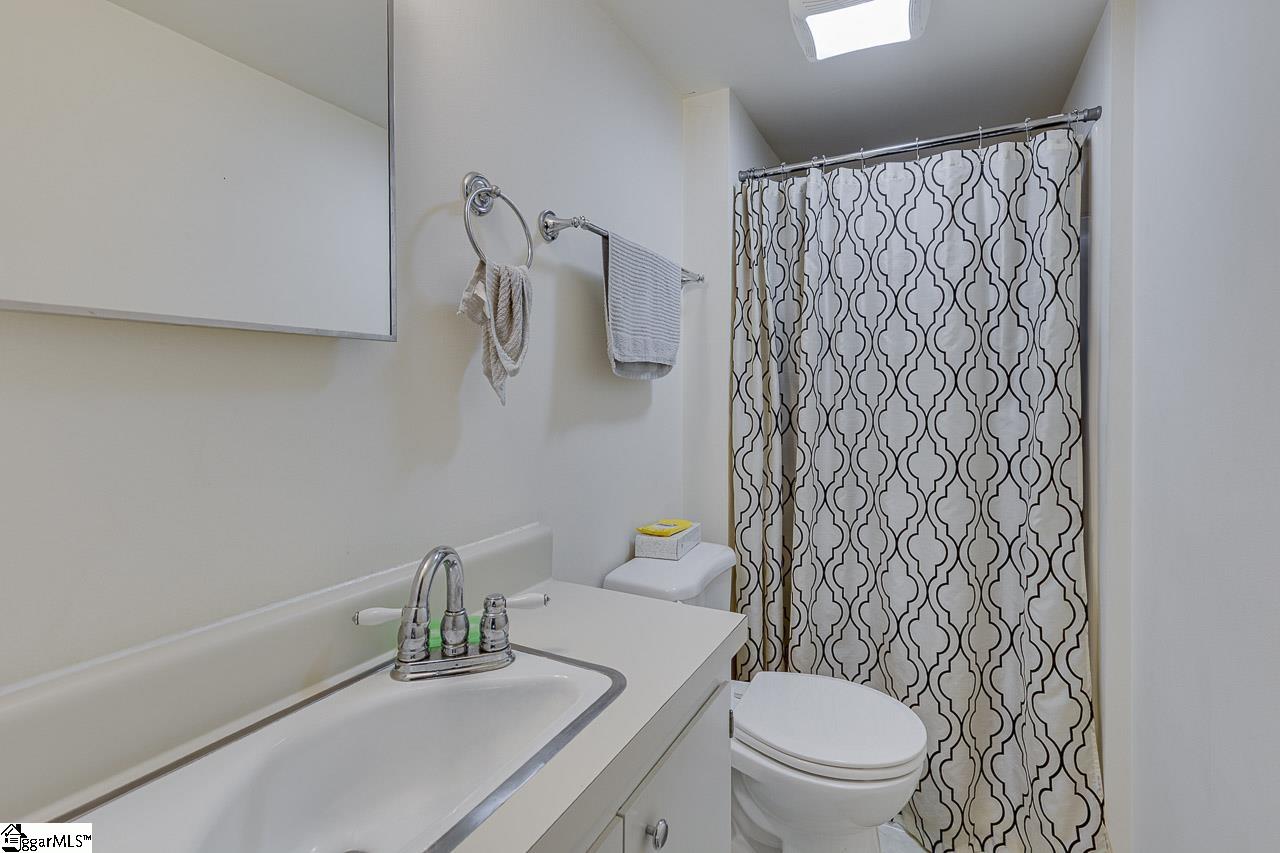404 Holly Road Taylors, SC 29687 - Photo 35 of 44 Gallery Image 35