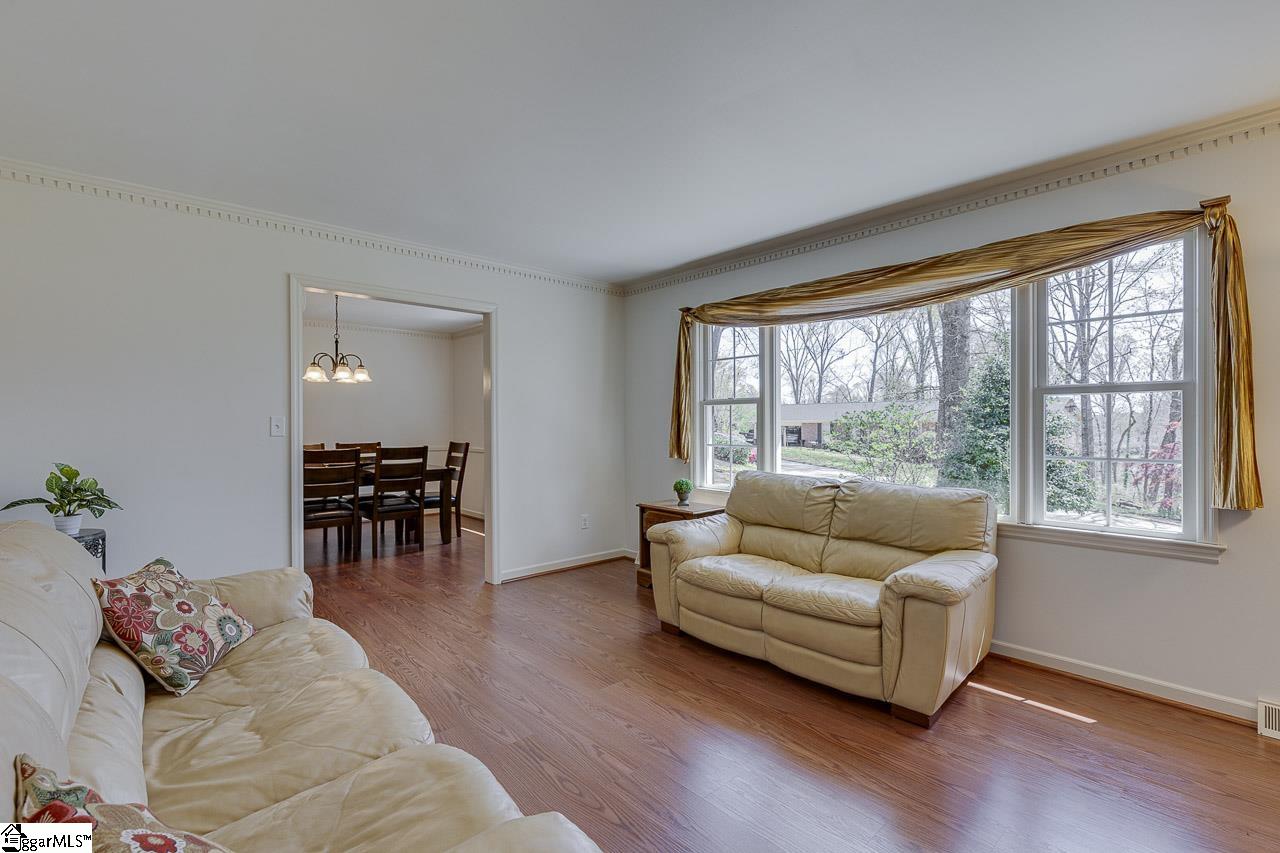 404 Holly Road Taylors, SC 29687 - Photo 6 of 44 Gallery Image 6
