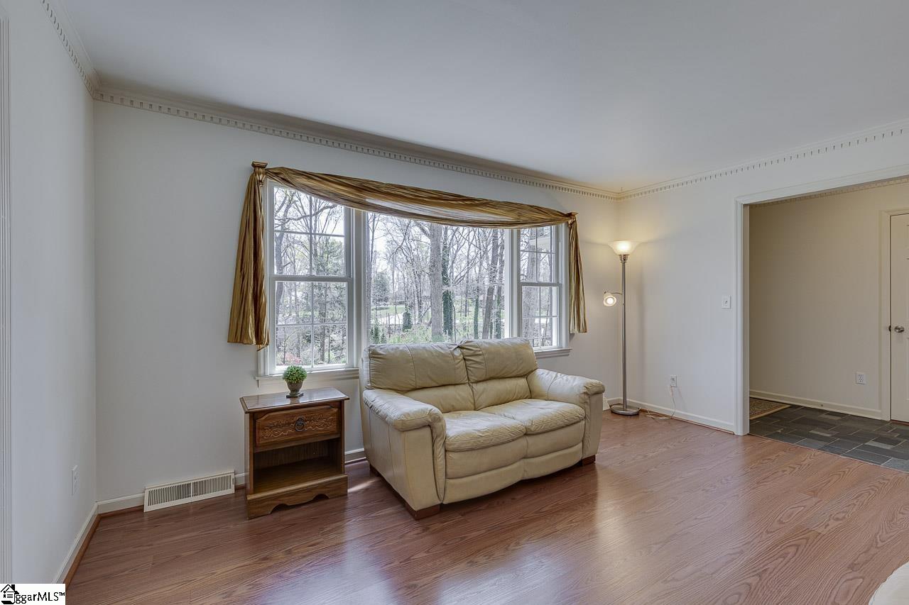 404 Holly Road Taylors, SC 29687 - Photo 7 of 44 Gallery Image 7