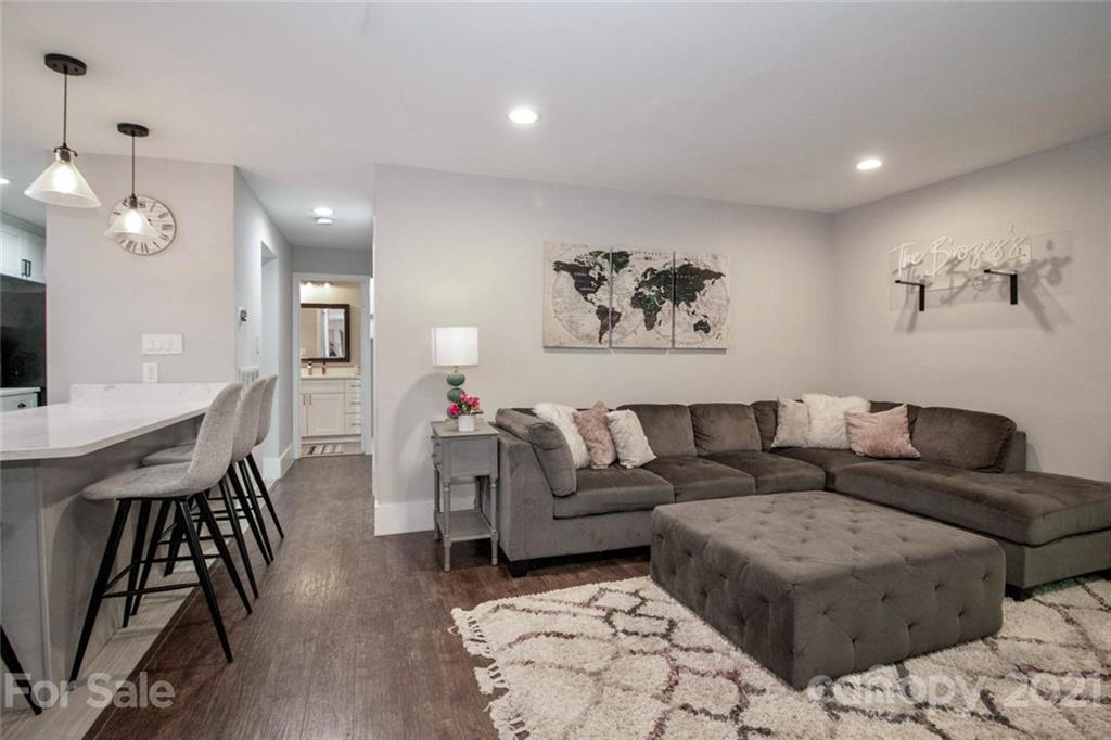 5026 Sardis Road, Unit H Charlotte, NC 28270 - Photo 14 of 35 Gallery Image 14