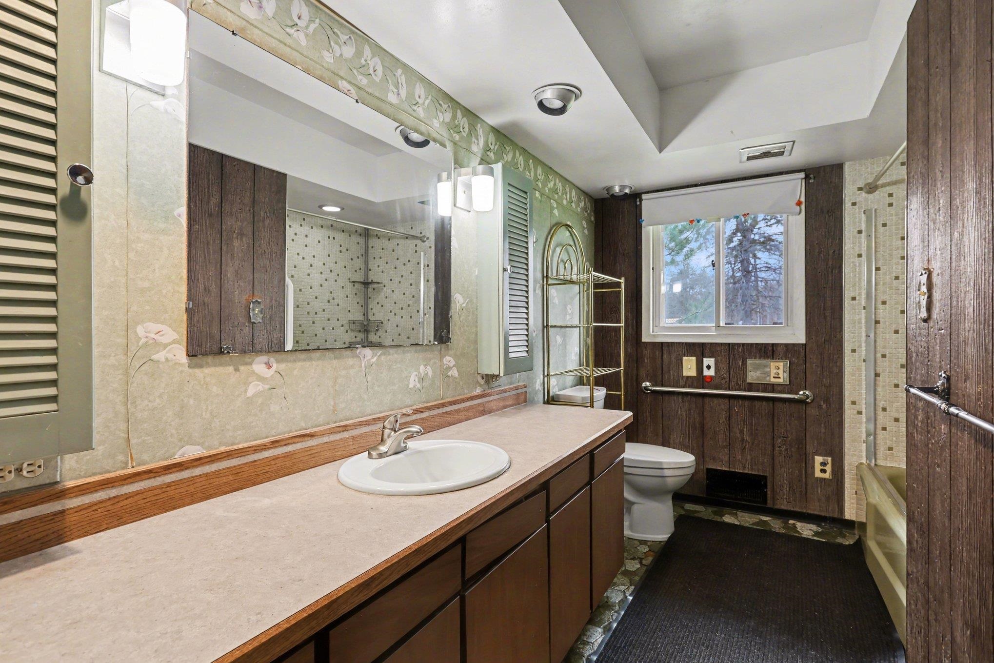 5454 North River Road Freeland, MI 48623 - Photo 22 of 33