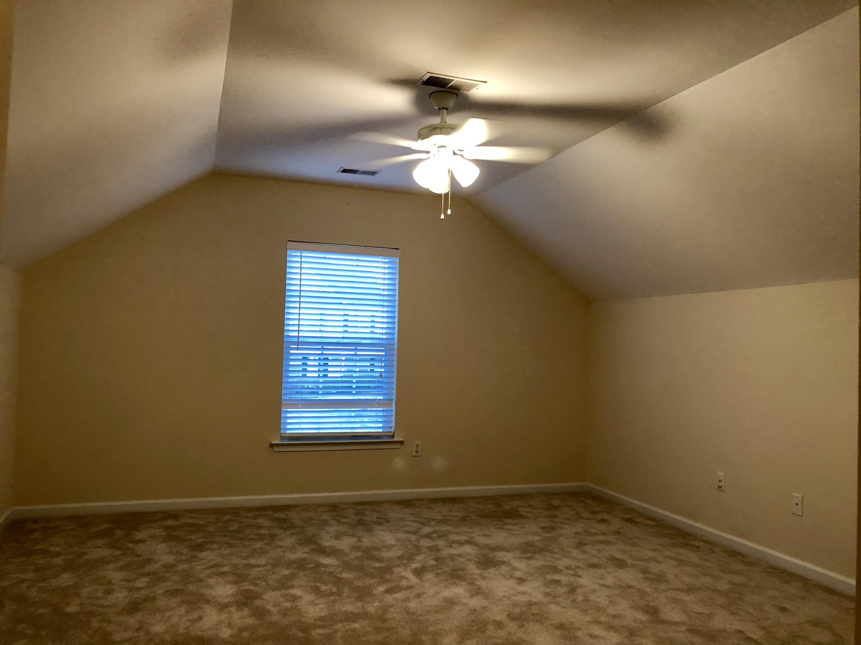 1502 Marsh Reed Court Hanahan, SC 29410 - Photo 18 of 42 9D25241A-3834-405A-B086-415444487C79