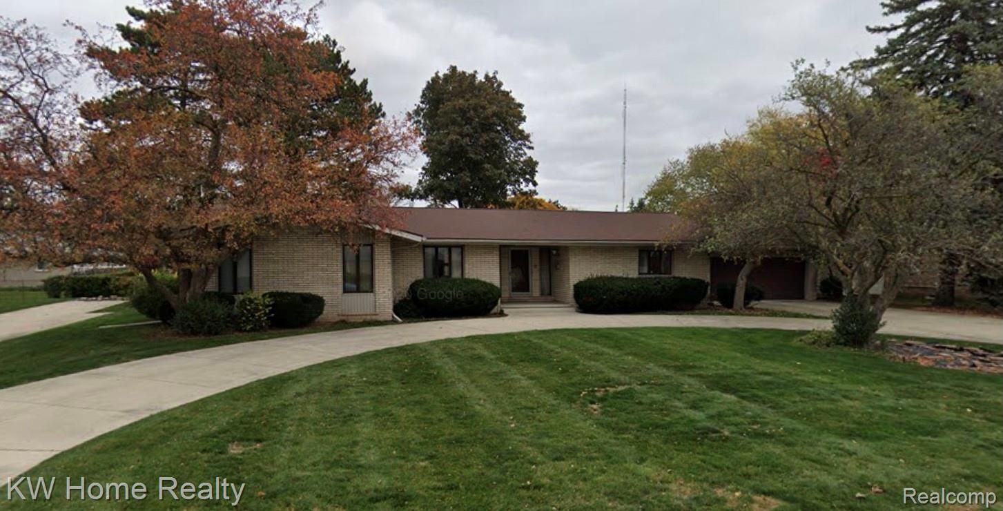 17600 Adrian Road Southfield, MI 48075 - Photo 1 of 2 AD98A82E-1F48-4BAE-B947-A0B4ACF42615.jpeg