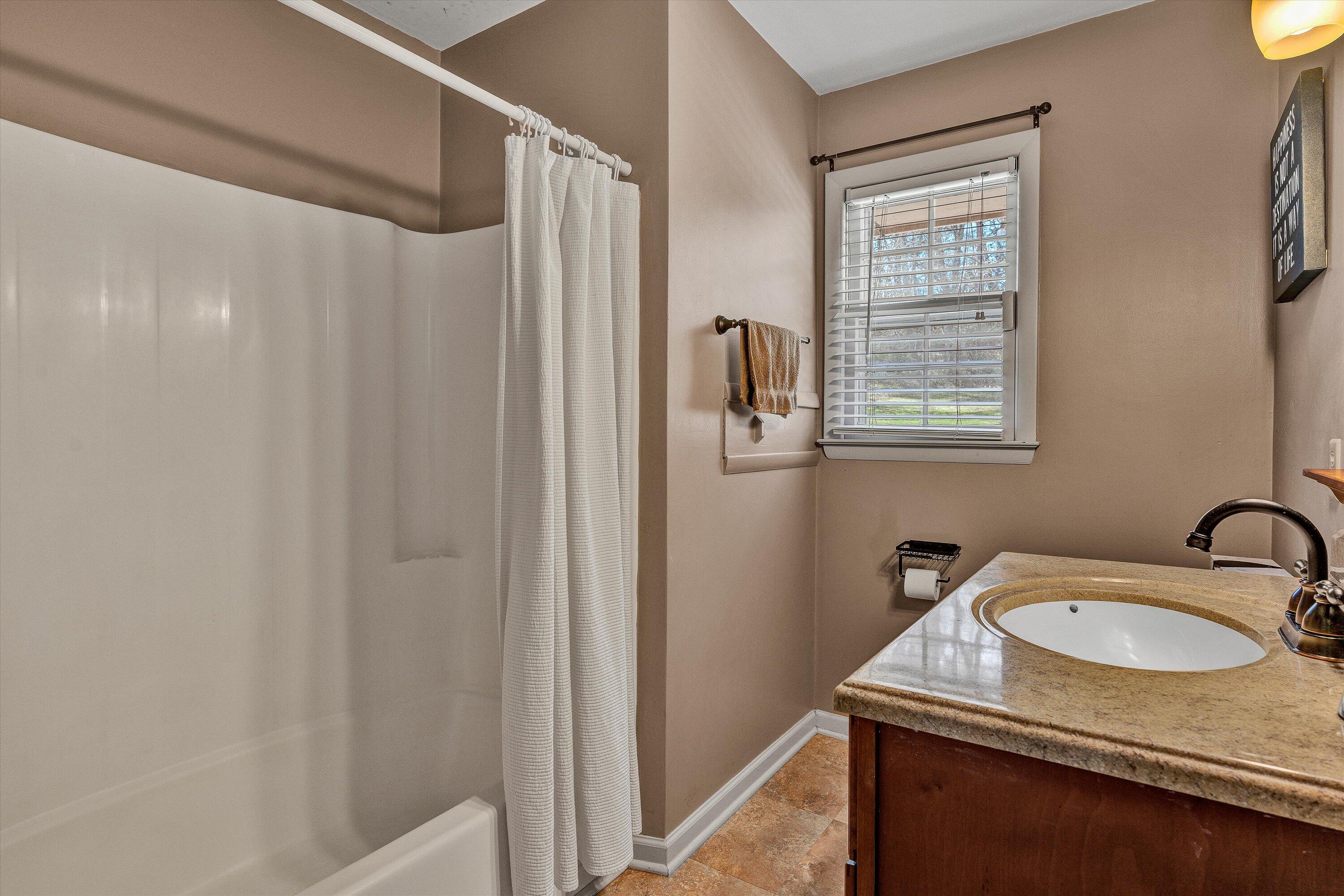 3167 Jae Valley Road Roanoke, VA 24014 - Photo 14 of 20 12-SGM-06828