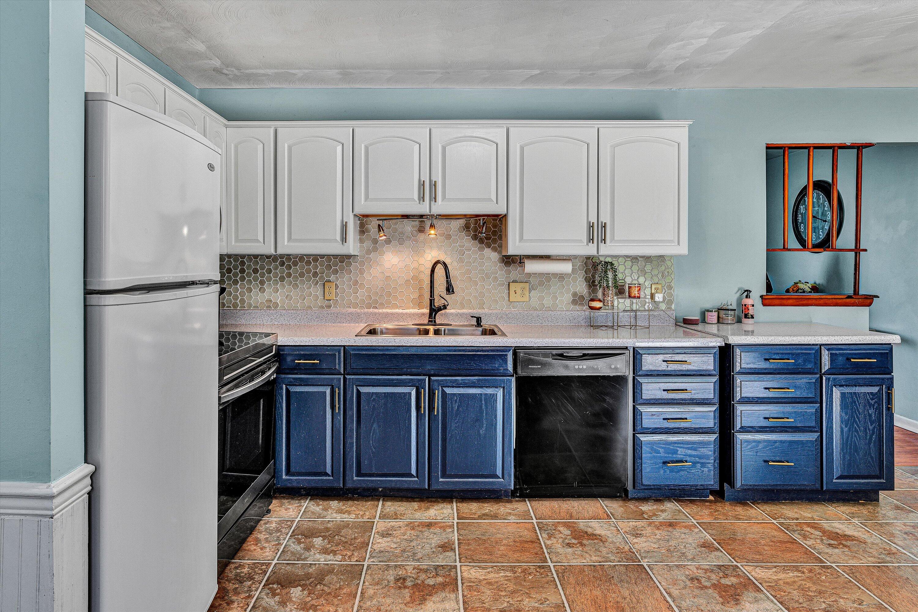3167 Jae Valley Road Roanoke, VA 24014 - Photo 8 of 20 09-SGM-06813