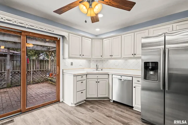 $259,900 | 21 Red Oak Lane, Springfield, IL 62712