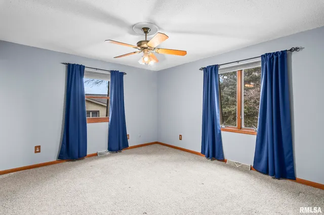 $259,900 | 21 Red Oak Lane, Springfield, IL 62712