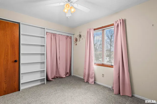 $259,900 | 21 Red Oak Lane, Springfield, IL 62712