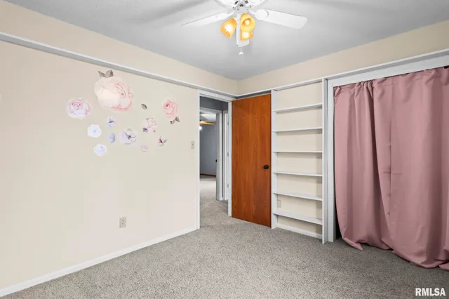 $259,900 | 21 Red Oak Lane, Springfield, IL 62712